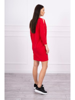 Šaty s potlačou rukoväte v červenej farbe