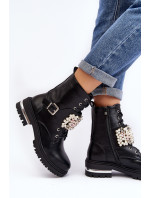 Dámske zateplené členkové topánky zdobené čiernou Venizi