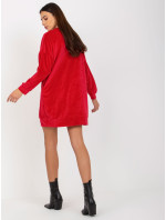Červené velúrové šaty s dlhými rukávmi